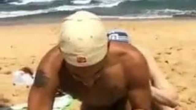 guys fucking bare at the beach